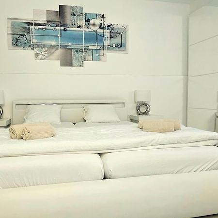 Idyllische Ferienwohnung In Bissone Exteriör bild