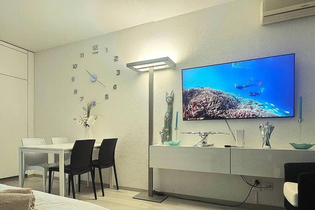 Idyllische Ferienwohnung In Bissone Exteriör bild