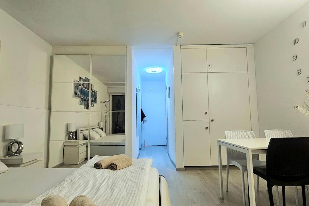 Idyllische Ferienwohnung In Bissone Exteriör bild